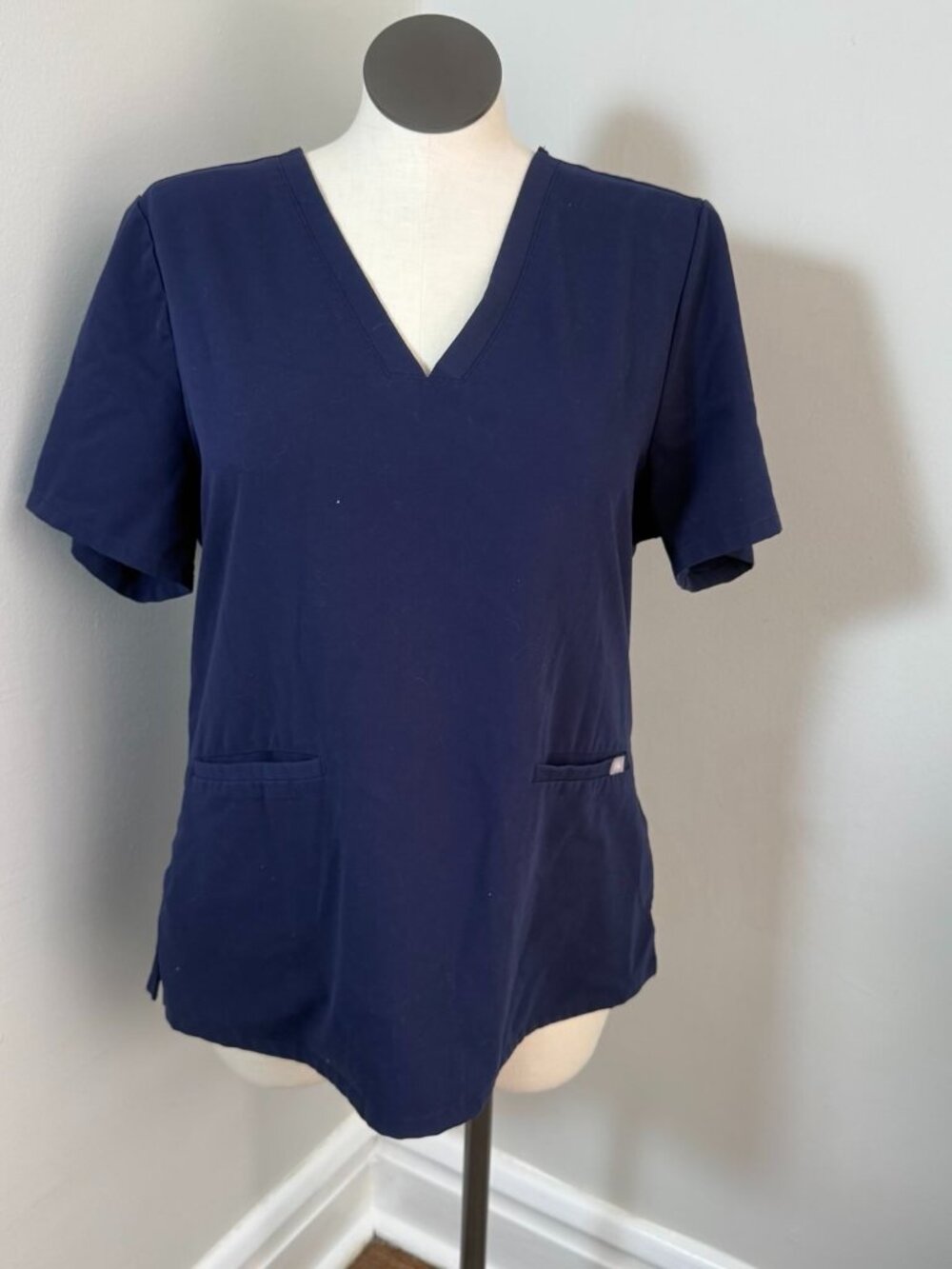GUC Women's XXL FIGS V-Neck Scrub Top Technical Collection Navy Blue